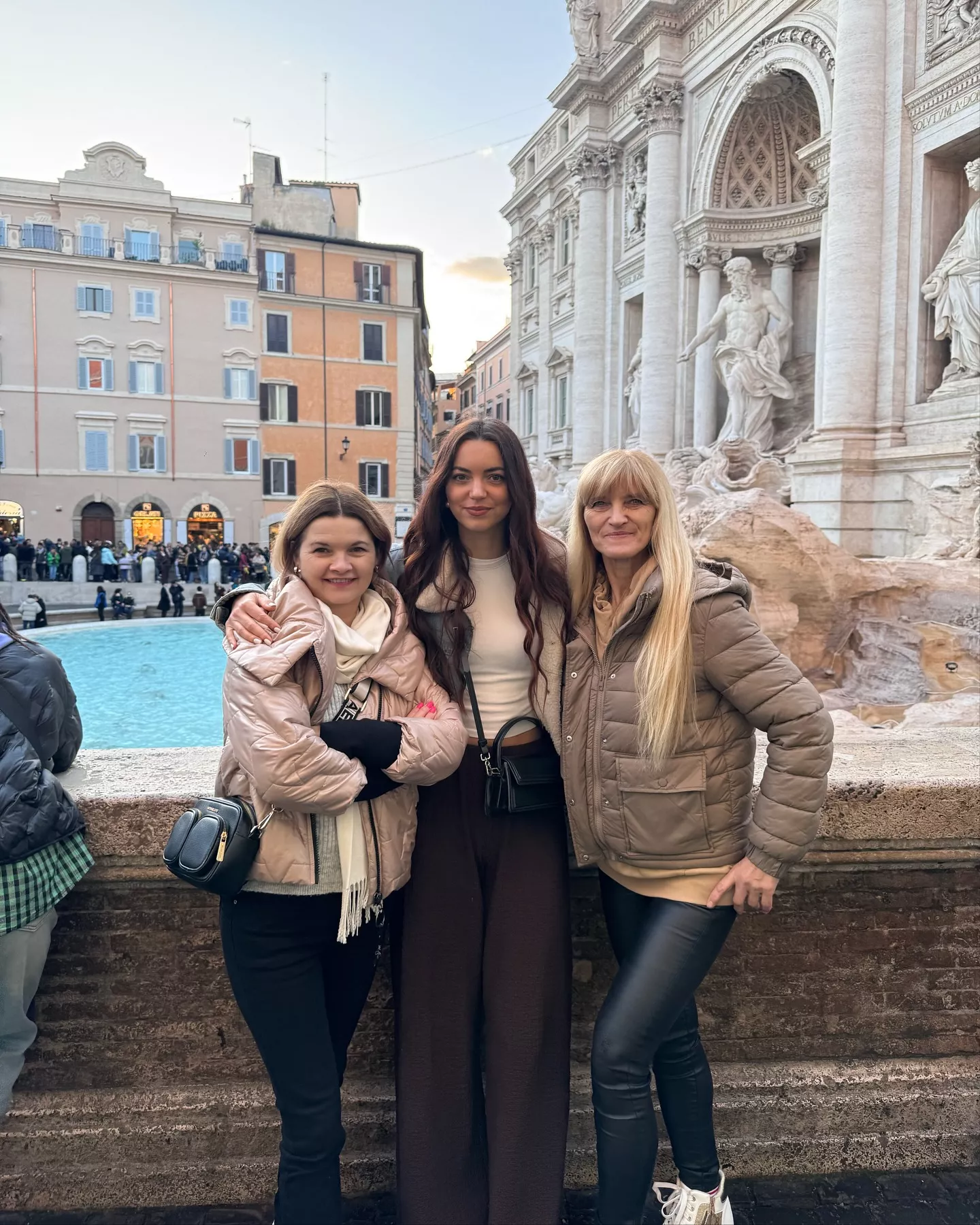 Angelika Żmijewska zachwyca w Rzymie! Gwiazda disco polo olśniewa urodą i stylem
